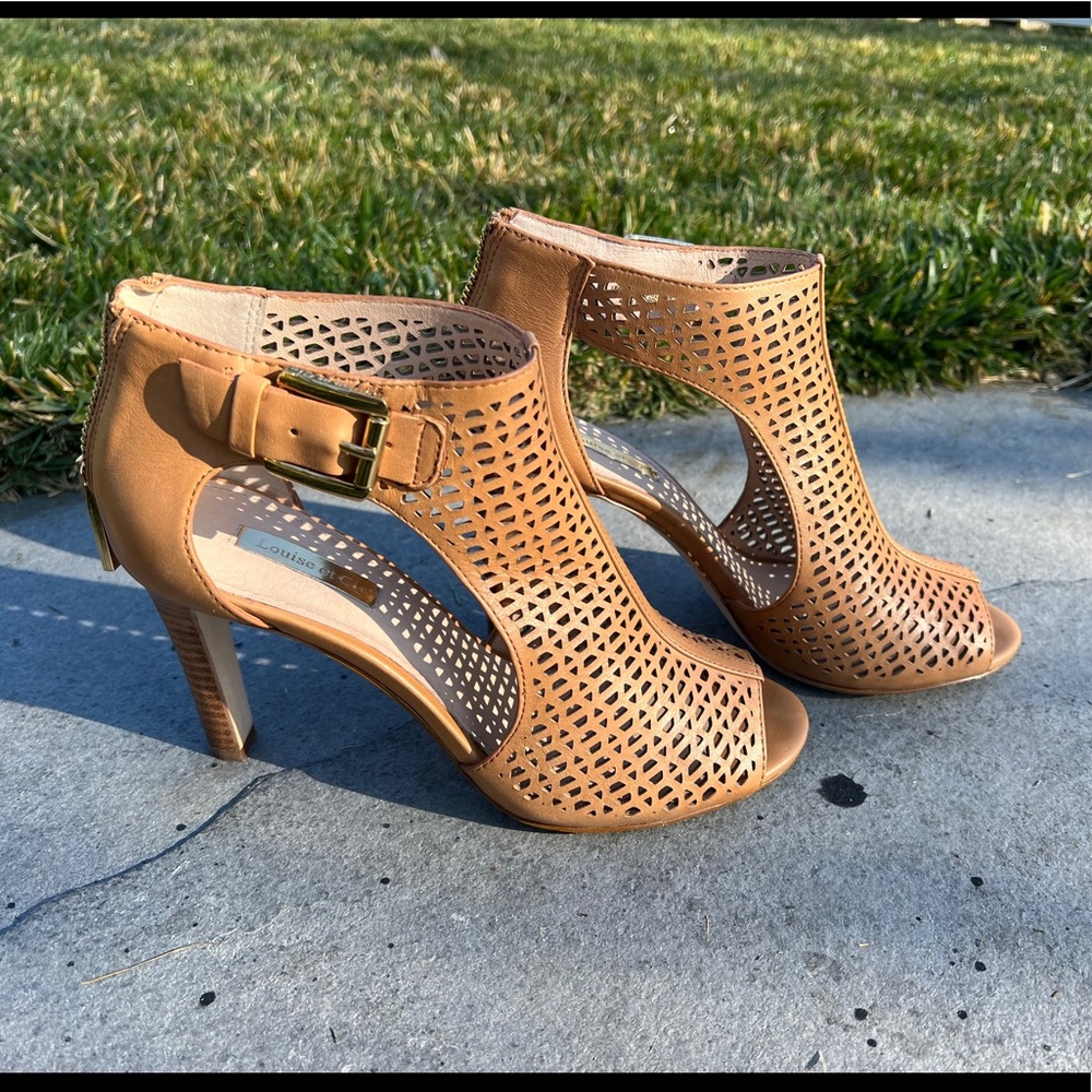 Louise et Cie Olivia Laser Cut Out Pumps Size 8M